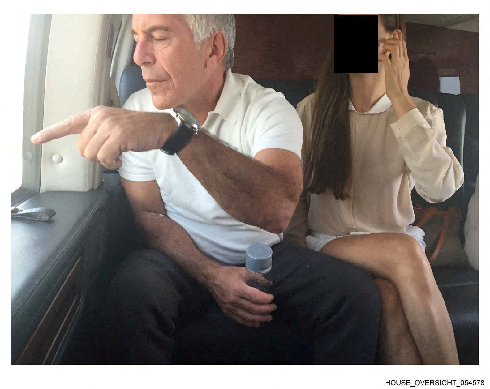 Governo Trump publica dezenas de imagens contendo nudez em meio a arquivos do caso Epstein