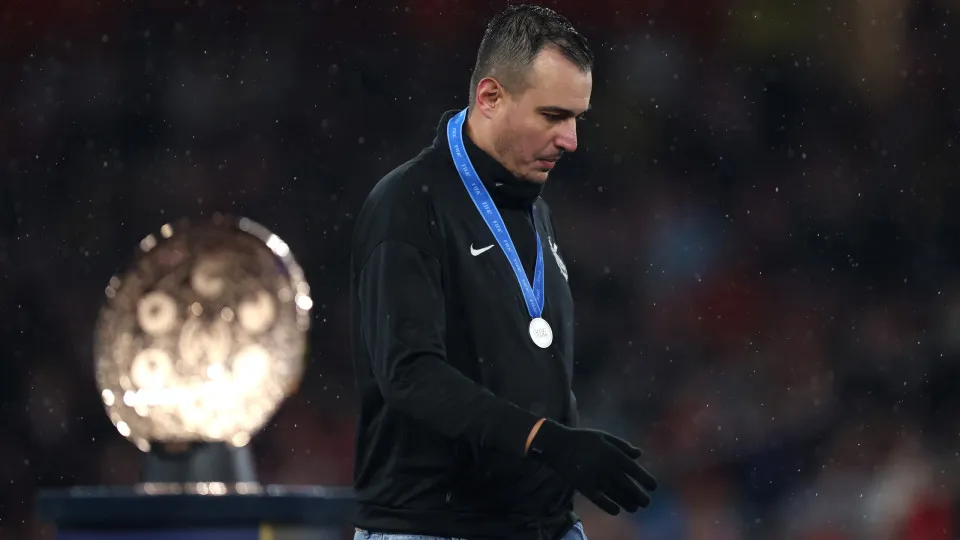 Técnico do Corinthians critica Fifa sobre denúncia de espionagem do Arsenal