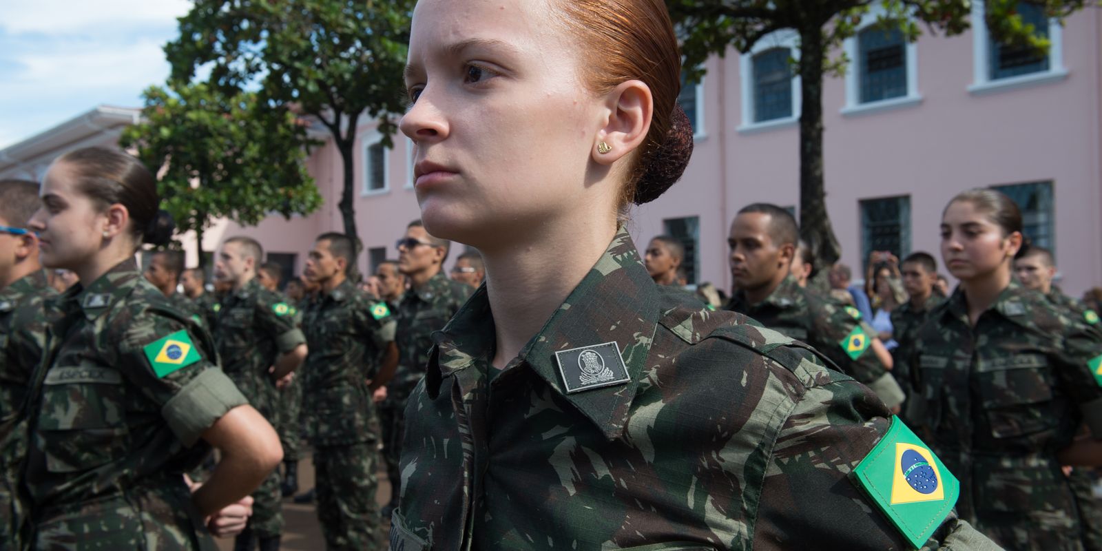 Exército inicia no Rio incorporação da 1ª  turma de mulheres recrutas